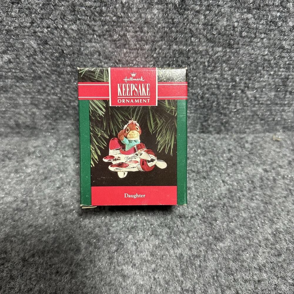 HALLMARK KEEPSAKE ORNAMENT ~ DAUGHTER ~ SQUIRREL ON A PINK AIRPLANE ~ 1992 *EUC